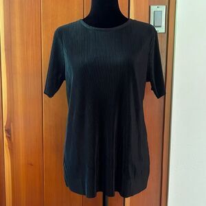 NWOT Small Cuddl Duds Short Sleeve Black Top